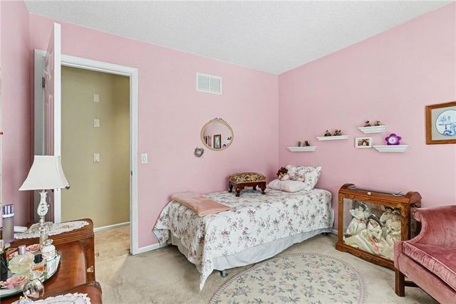1930 E Sunvale Drive, Olathe, KS 66062