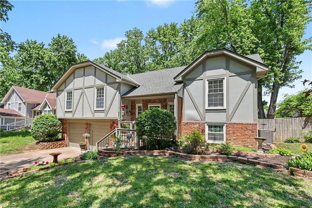1930 E Sunvale Drive, Olathe, KS 66062