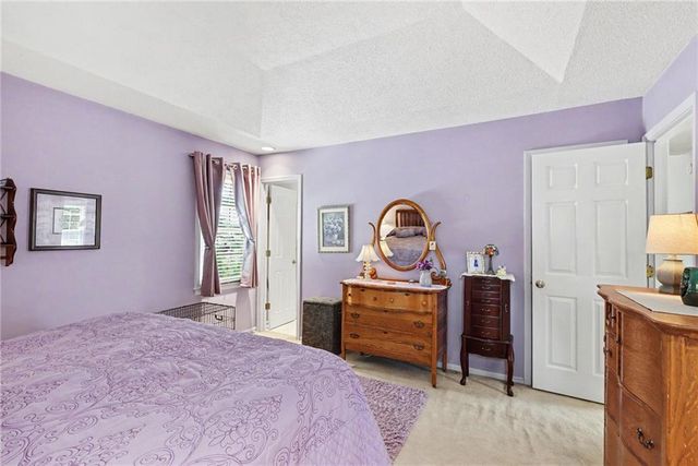 1930 E Sunvale Drive, Olathe, KS 66062