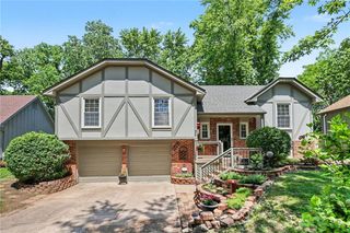 1930 E Sunvale Drive, Olathe, KS 66062