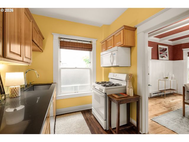 2046 Nw FLANDERS St 3, Portland, OR 97209