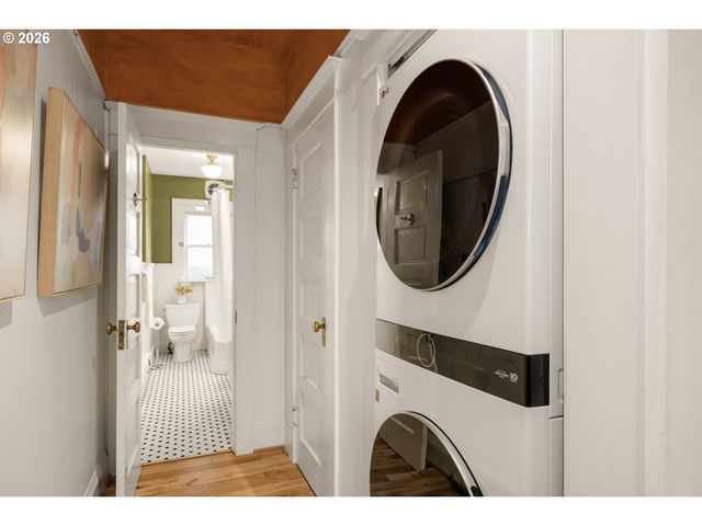 2046 Nw FLANDERS St 3, Portland, OR 97209