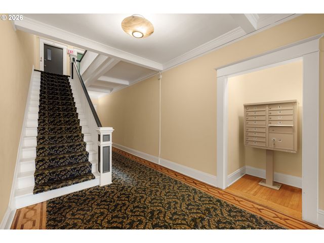 2046 Nw FLANDERS St 3, Portland, OR 97209