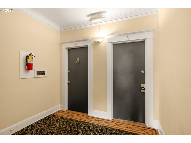 2046 Nw FLANDERS St 3, Portland, OR 97209