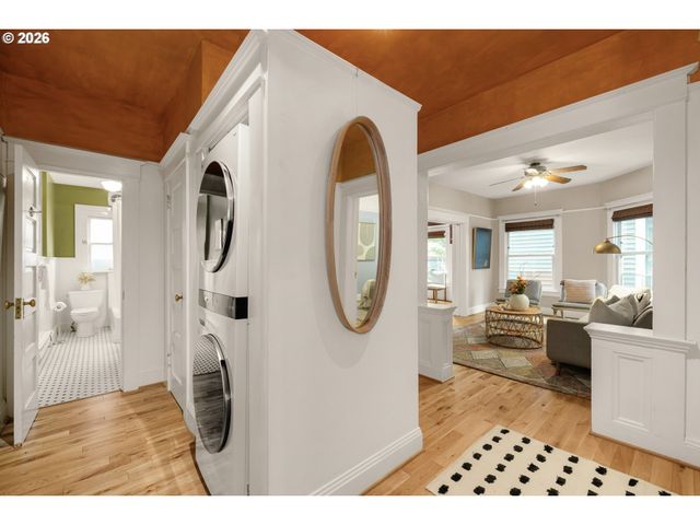 2046 Nw FLANDERS St 3, Portland, OR 97209