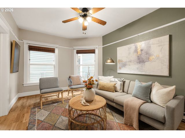 2046 Nw FLANDERS St 3, Portland, OR 97209