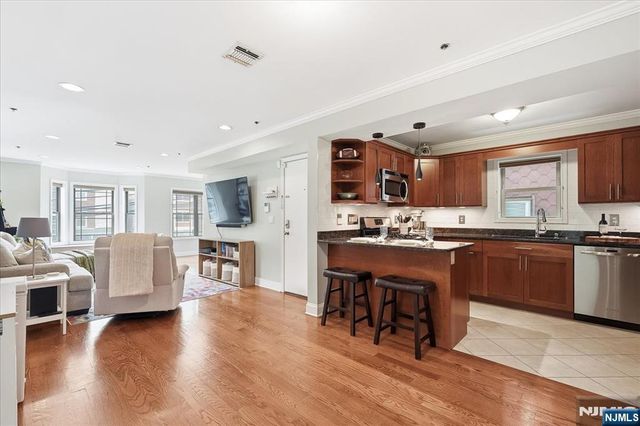 304 Palisade Avenue 201, Union City, NJ 07087