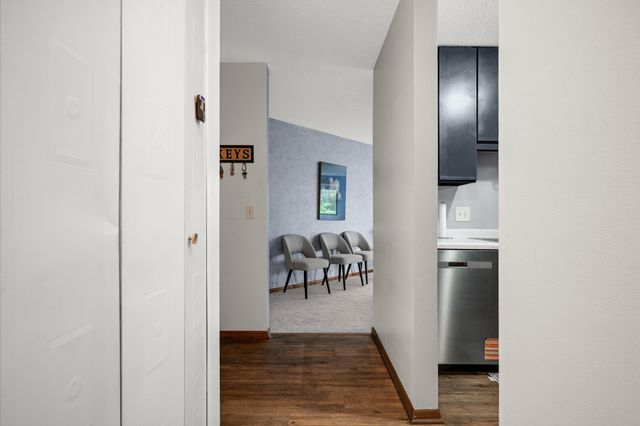 4101 Parklawn Avenue 316, Edina, MN 55435