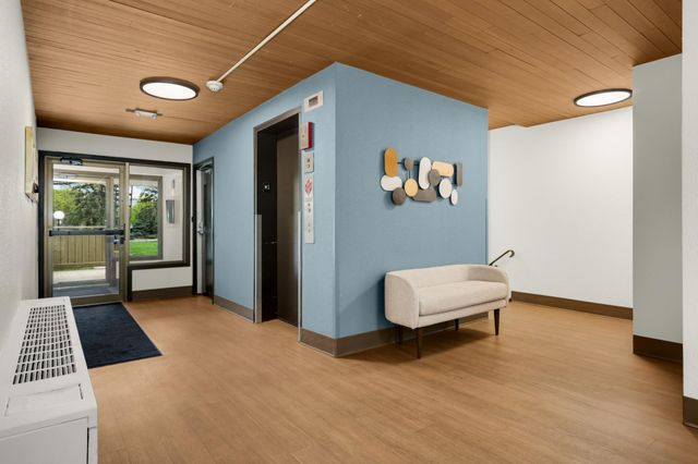 4101 Parklawn Avenue 316, Edina, MN 55435