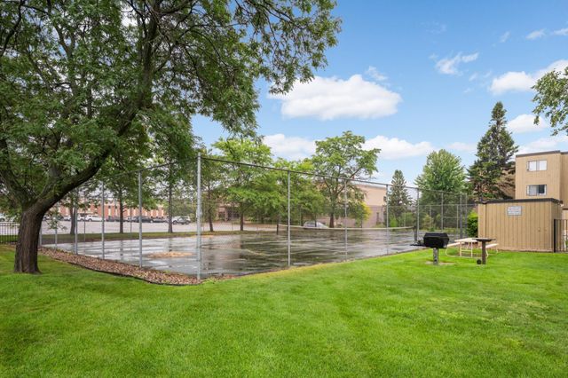 4101 Parklawn Avenue 316, Edina, MN 55435
