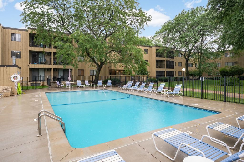 4101 Parklawn Avenue 316, Edina, MN 55435