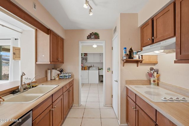 8235 E KILAREA Avenue, Mesa, AZ 85209