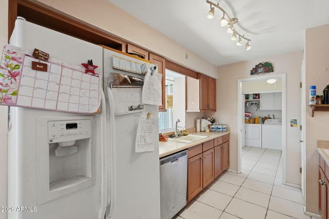 8235 E KILAREA Avenue, Mesa, AZ 85209