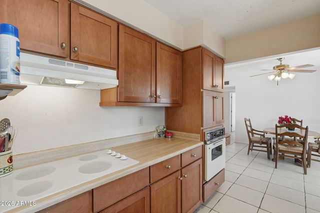 8235 E KILAREA Avenue, Mesa, AZ 85209