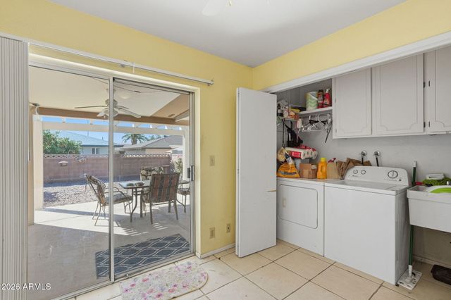 8235 E KILAREA Avenue, Mesa, AZ 85209