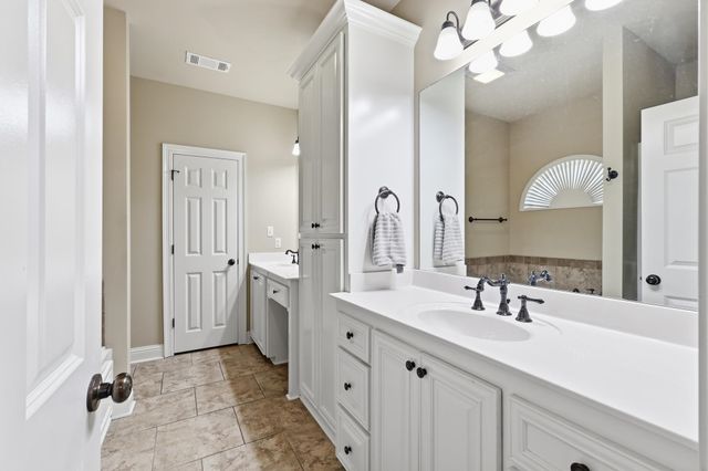 122 Dicharry Ct, Thibodaux, LA 70301