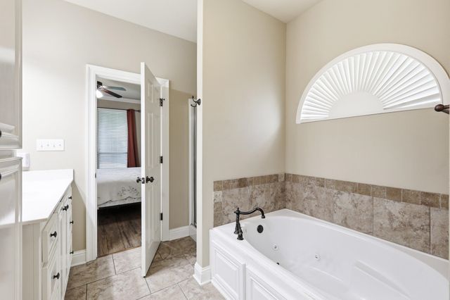 122 Dicharry Ct, Thibodaux, LA 70301