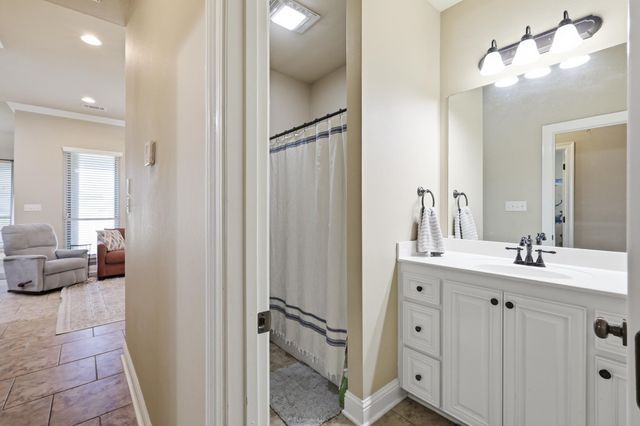 122 Dicharry Ct, Thibodaux, LA 70301