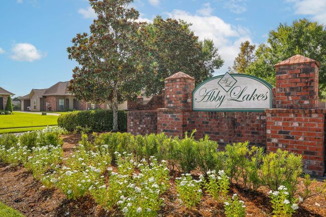 122 Dicharry Ct, Thibodaux, LA 70301