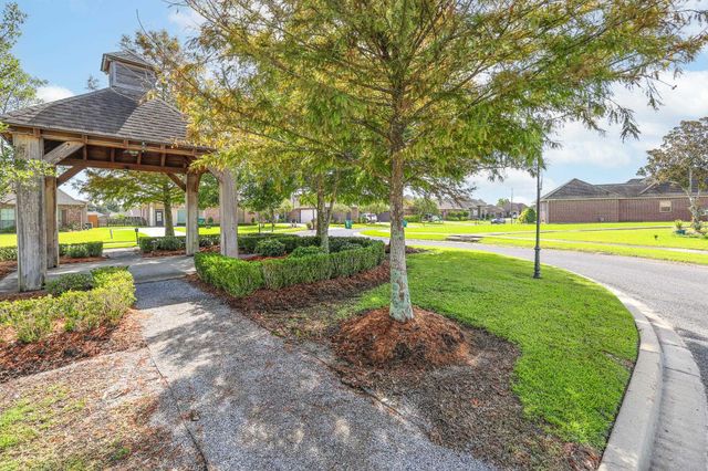 122 Dicharry Ct, Thibodaux, LA 70301