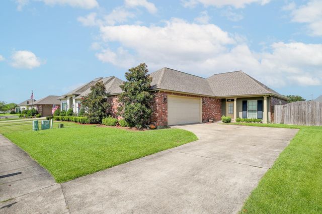 122 Dicharry Ct, Thibodaux, LA 70301