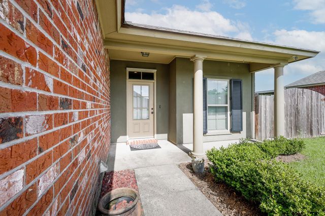 122 Dicharry Ct, Thibodaux, LA 70301