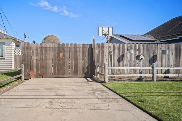 805 Iverson Street, Salinas, CA 93901