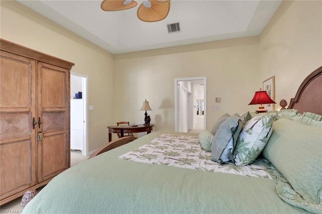 4872 Boulevard CT, Naples, FL 34103
