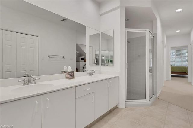 4872 Boulevard CT, Naples, FL 34103