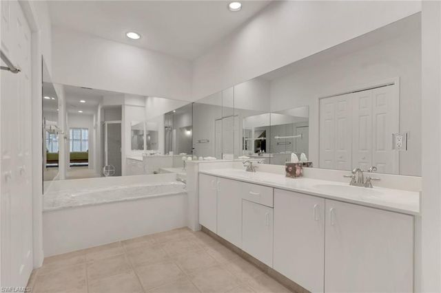 4872 Boulevard CT, Naples, FL 34103