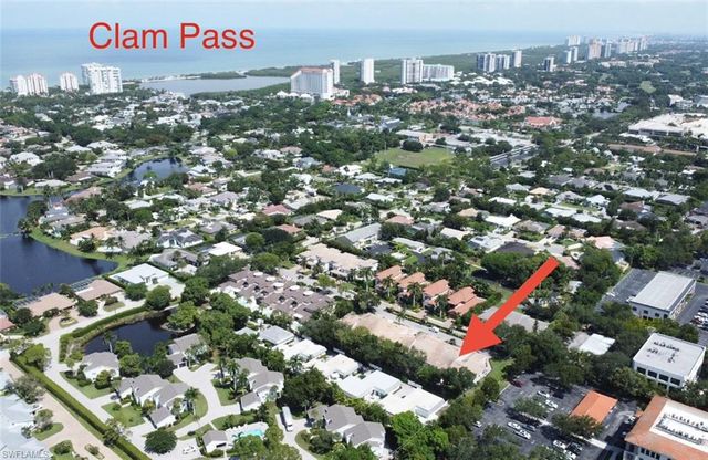 4872 Boulevard CT, Naples, FL 34103