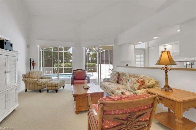 4872 Boulevard CT, Naples, FL 34103