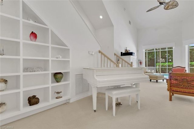 4872 Boulevard CT, Naples, FL 34103