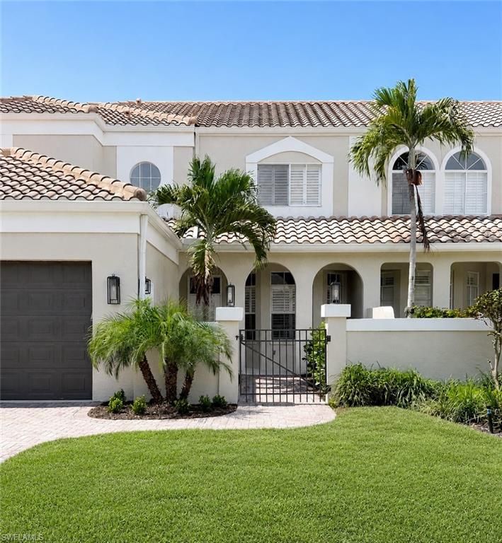 4872 Boulevard CT, Naples, FL 34103