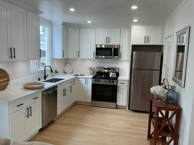 3021 Glendale Avenue, Redwood City, CA 94063