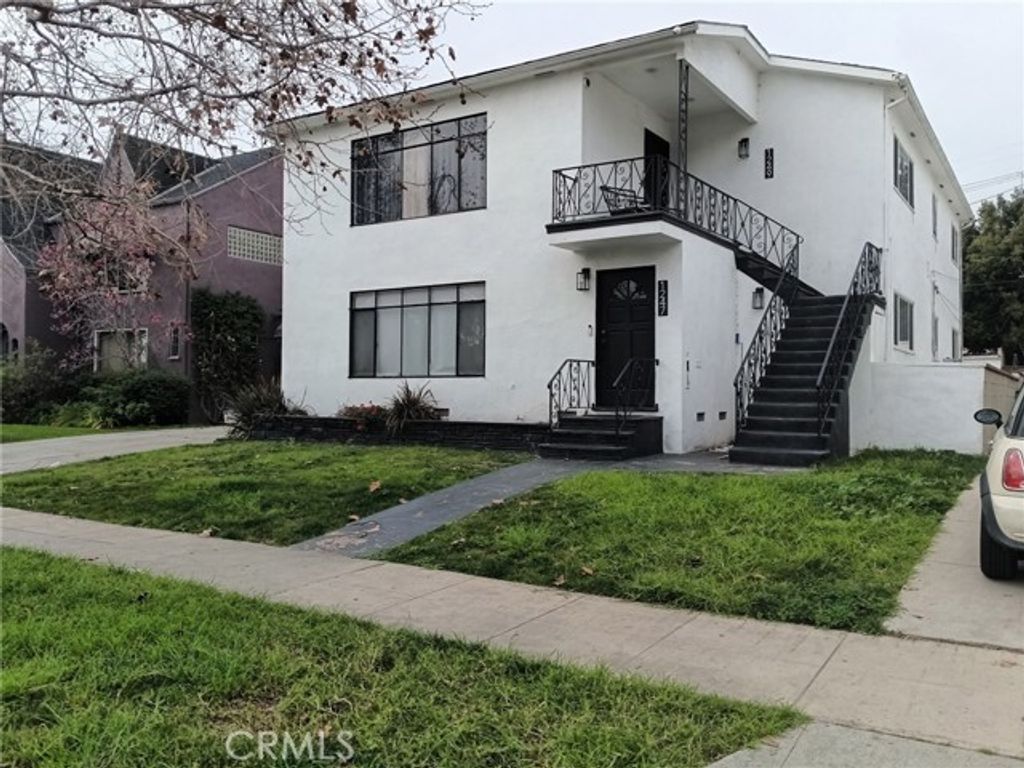 1247 S Sycamore, Los Angeles, CA 90019