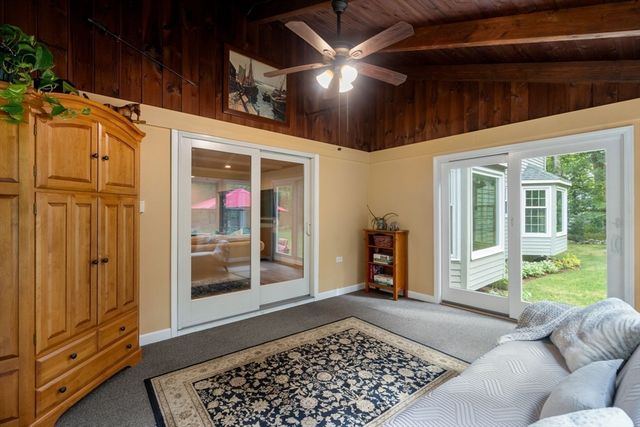 2 Downingwood Dr, Franklin, MA 02038
