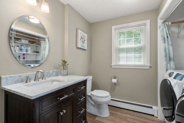 2 Downingwood Dr, Franklin, MA 02038