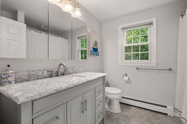 2 Downingwood Dr, Franklin, MA 02038