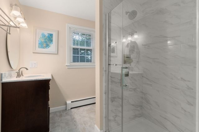 2 Downingwood Dr, Franklin, MA 02038