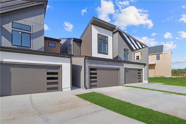 22518 W 93rd Street, Lenexa, KS 66227