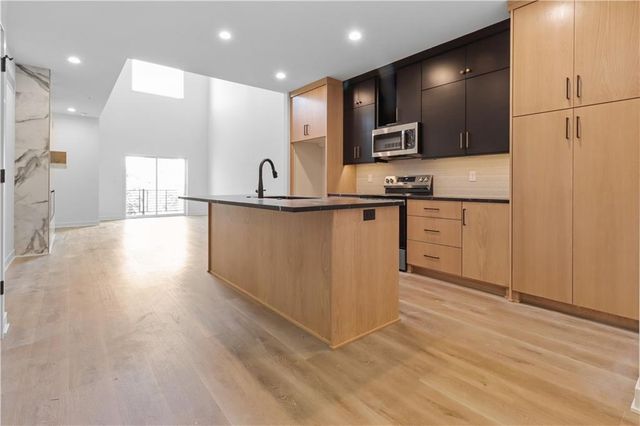 22518 W 93rd Street, Lenexa, KS 66227