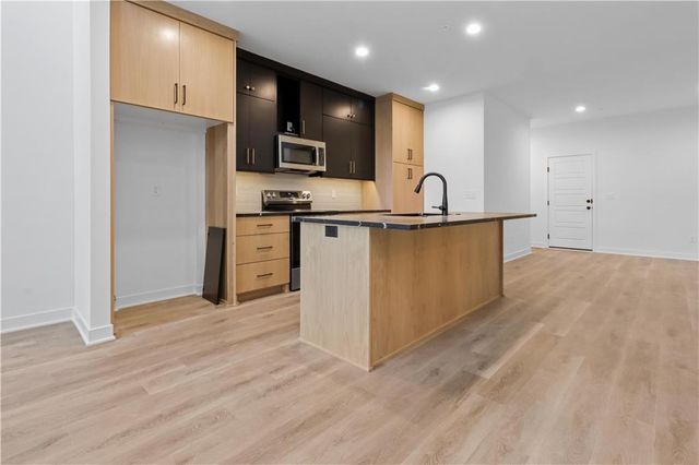 22518 W 93rd Street, Lenexa, KS 66227