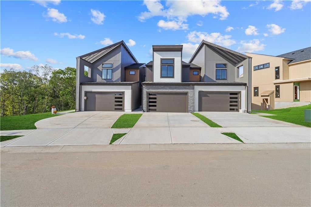 22518 W 93rd Street, Lenexa, KS 66227