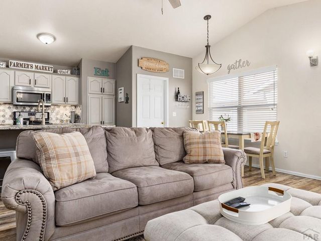 190 Kingsley Ave, Pueblo, CO 81005