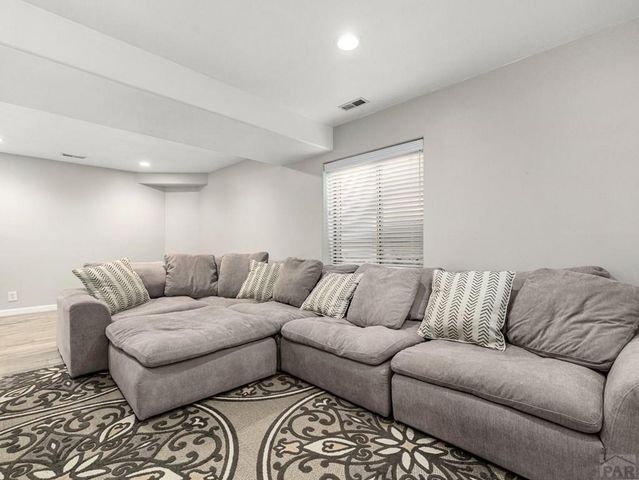 190 Kingsley Ave, Pueblo, CO 81005