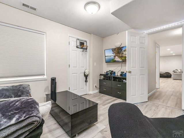 190 Kingsley Ave, Pueblo, CO 81005