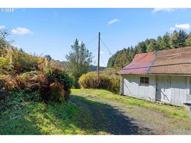 90410 CAPE ARAGO Hwy, Coos Bay, OR 97420