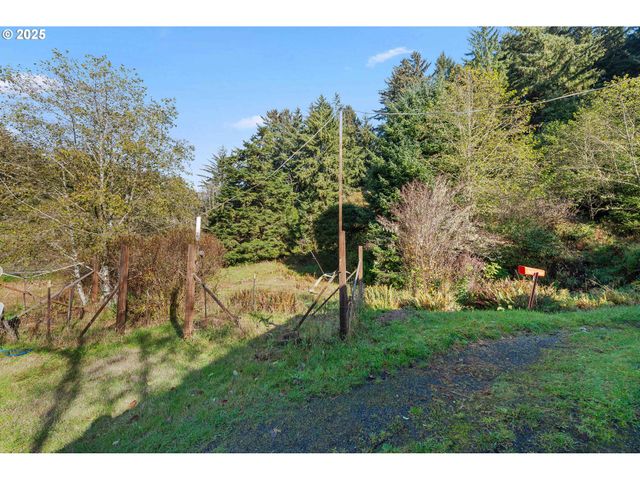 90410 CAPE ARAGO Hwy, Coos Bay, OR 97420