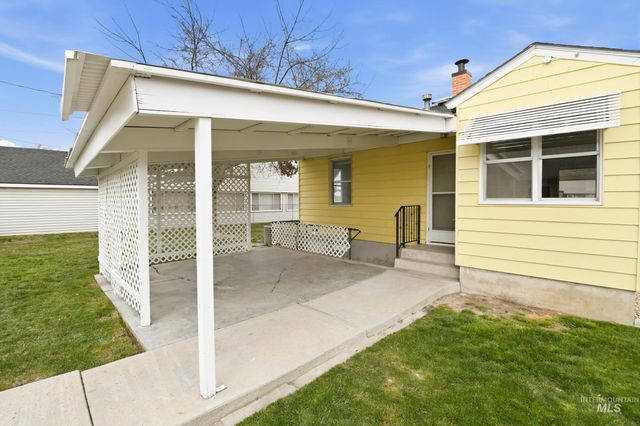 303 W Hazel Street, Caldwell, ID 83605